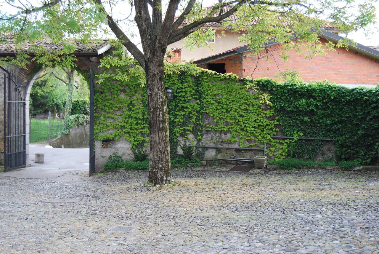 Albergo Ristorante Orazio Sale Marasino Exterior foto